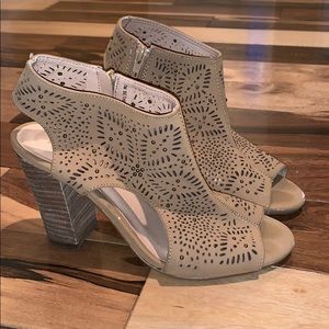 light brown heeled sandal